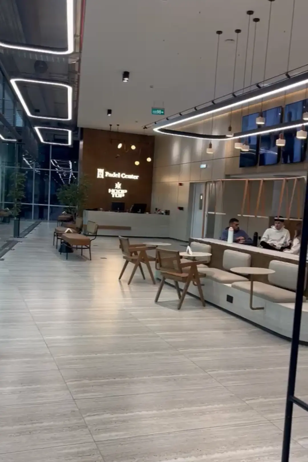 Arrival — Through to reception
